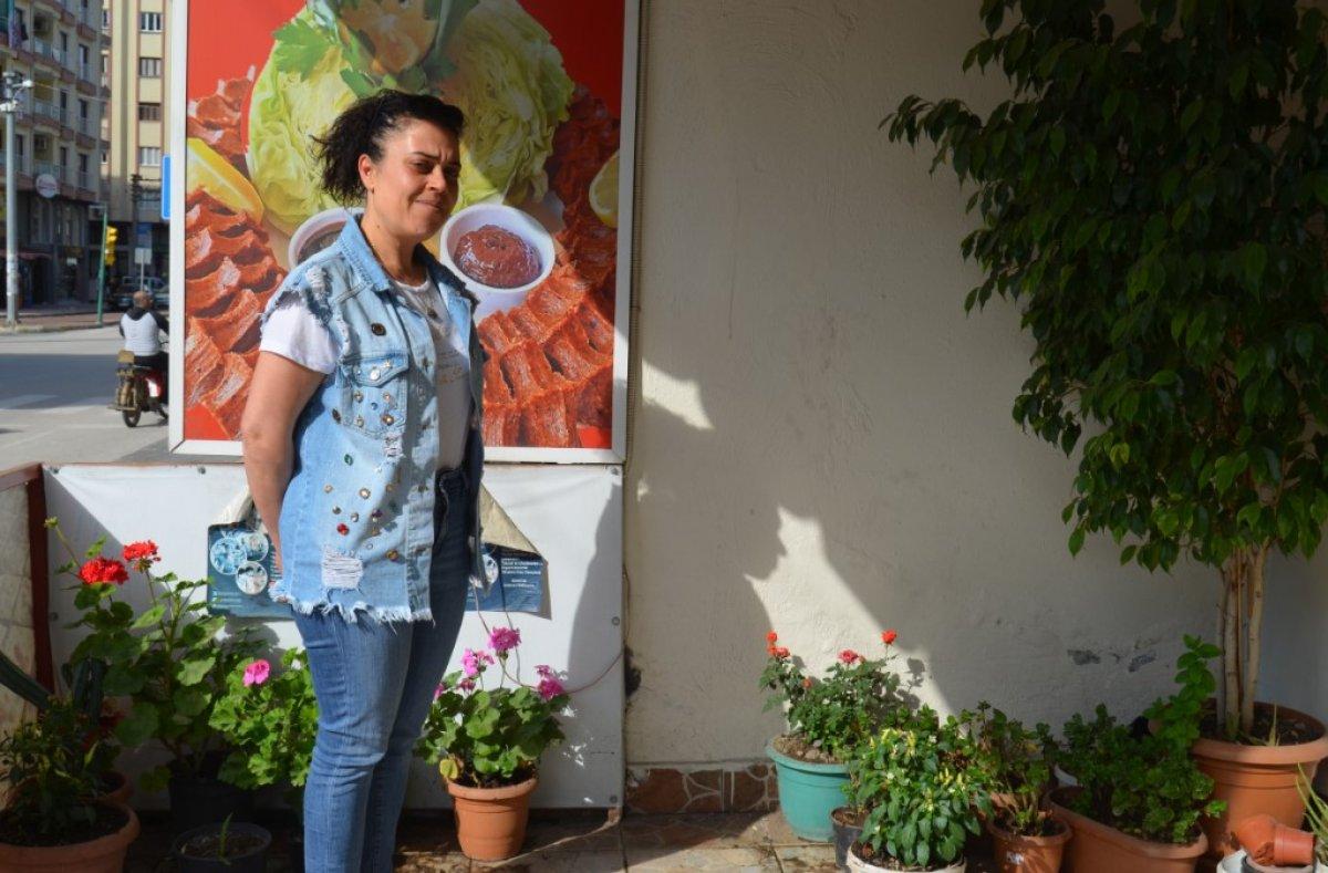 Yaşlı adam ikinci kez saksıda çiçek çaldı