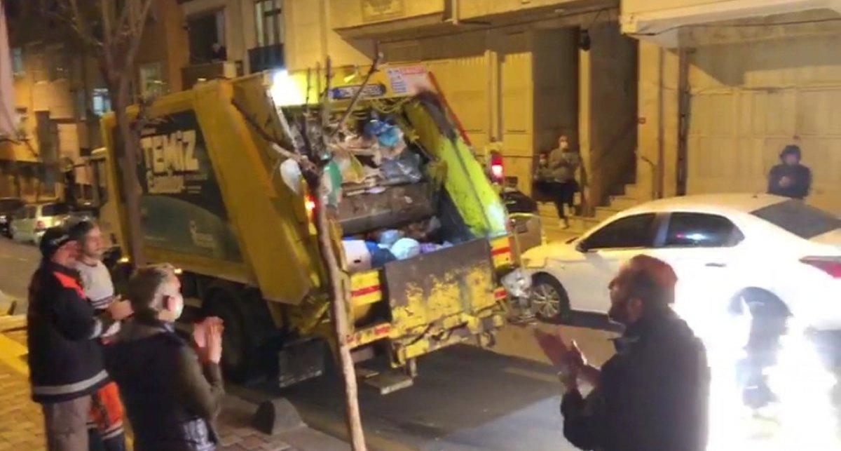 Vatandaşlar görevlileri alkışladı, yemek ikram etti