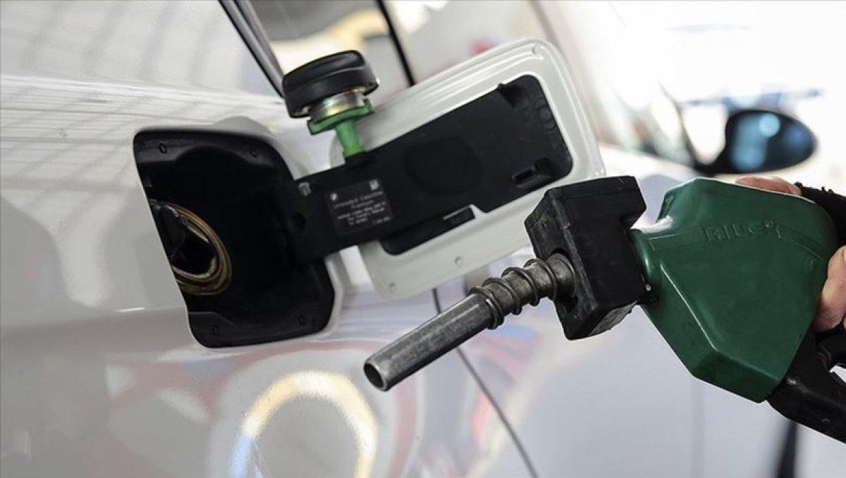 Benzinde 9 kuruş indirim kararı
