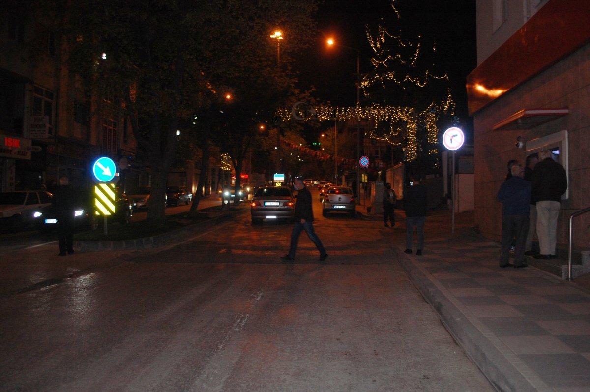 Sokağa çıkma yasağı bitti, vatandaşlar sokaklara çıktı