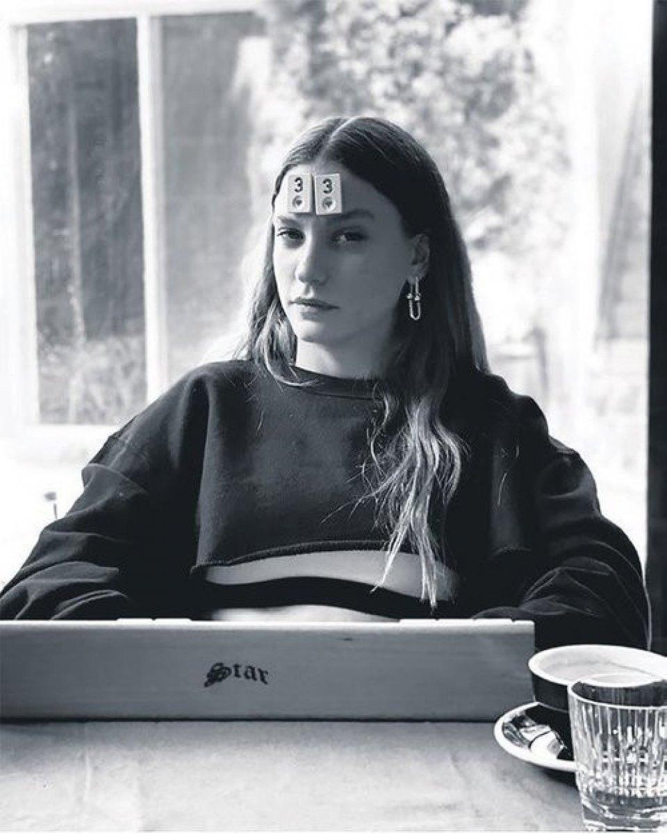 Serenay Sarıkaya'nın 32 bin TL'lik küpesi