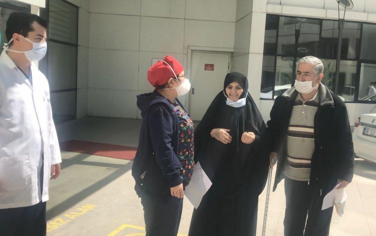 Kastamonu’da yaşlı çift el ele taburcu oldu