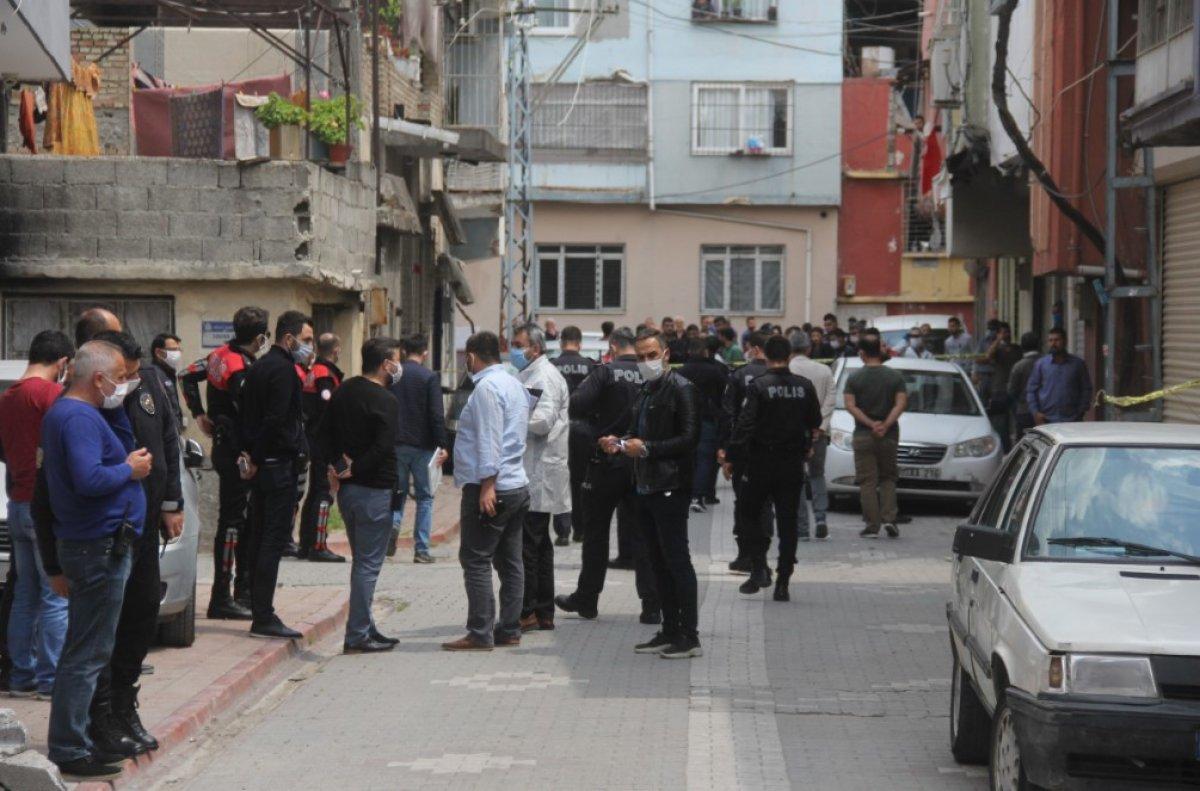 Adana'da uygulamadan kaçan genç, yanlışlıkla vuruldu