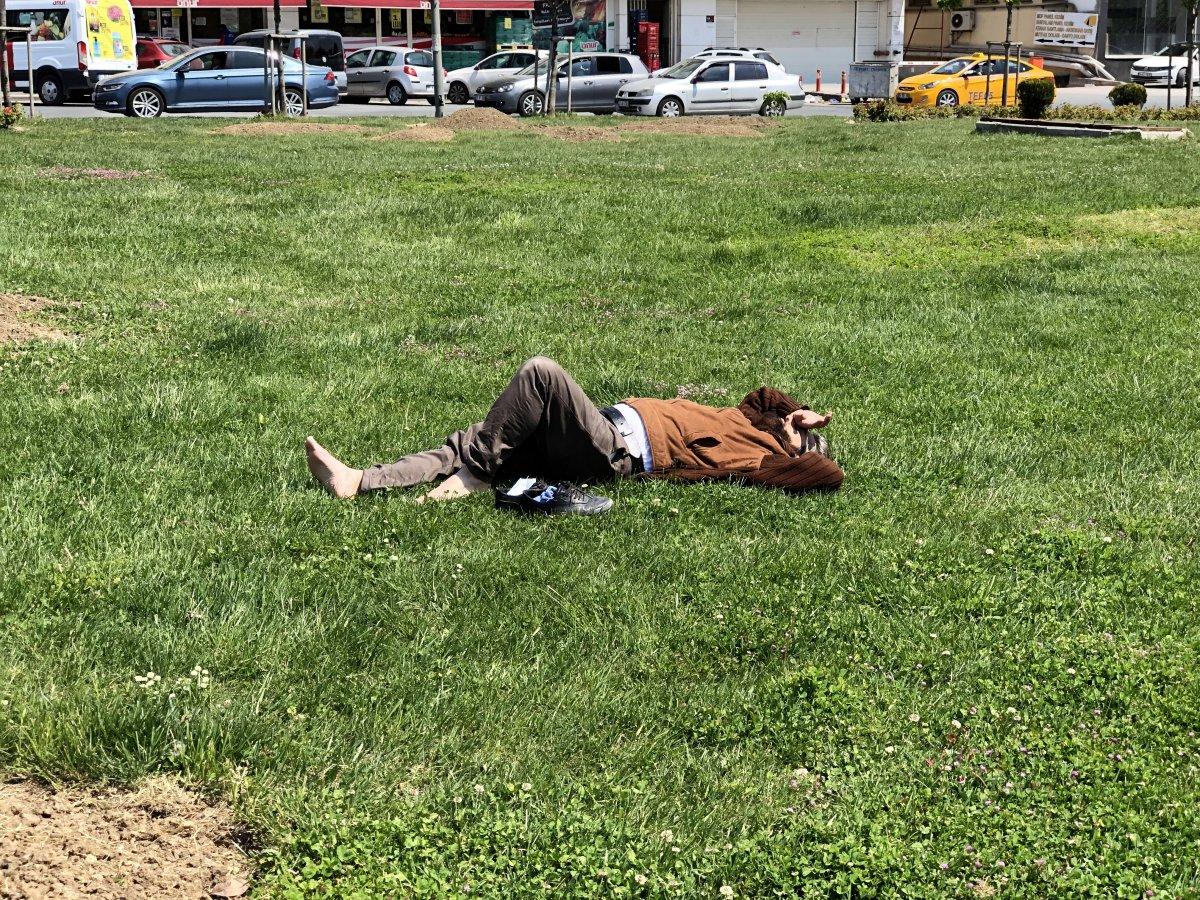 Yeşil alanlara korunmasız çıkan vatandaştan ilginç diyalog