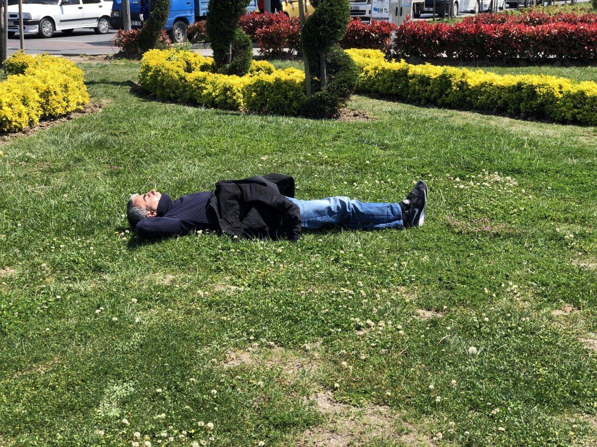 Yeşil alanlara korunmasız çıkan vatandaştan ilginç diyalog