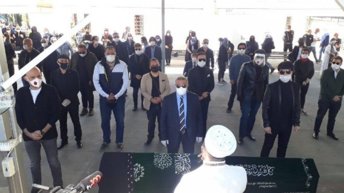 Bülent Ersoy’un annesi son yolculuğuna uğurlandı