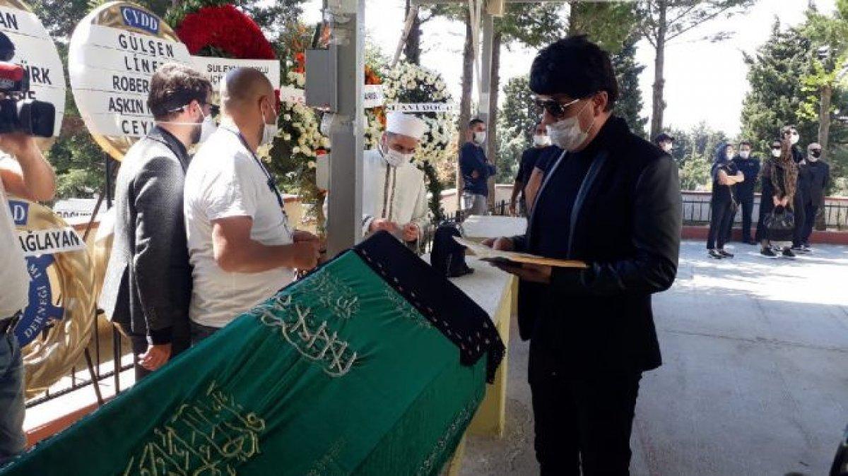 Bülent Ersoy’un annesi son yolculuğuna uğurlandı