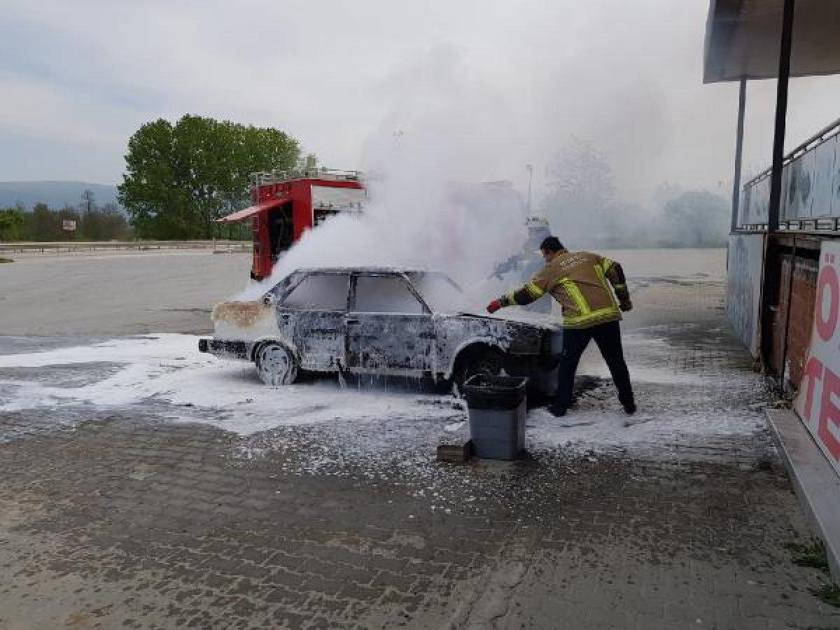 3 yaşındaki çocuk yanan araçtan son anda kurtarıldı