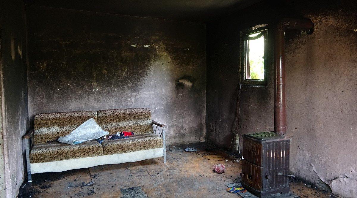 Çakmakla oynayan 3 yaşındaki çocuk evi yaktı