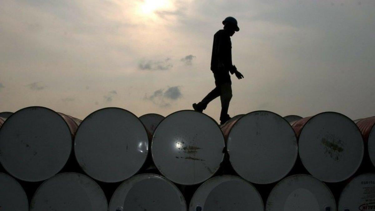 Rusya, petrol üretimini yüzde 19 azaltacak