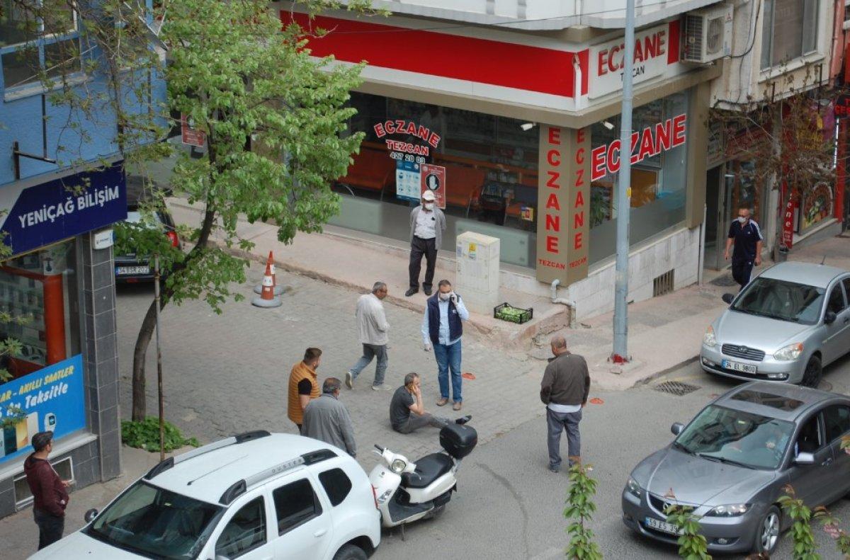 Otomobille motosiklet çarpıştı, yaralıya kimse yaklaşmadı