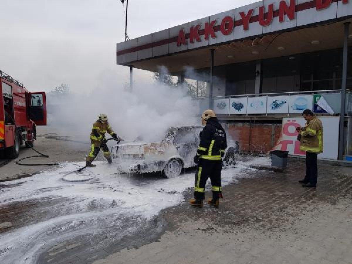 3 yaşındaki çocuk yanan araçtan son anda kurtarıldı