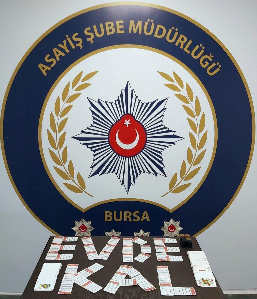 Kumarhane baskınında saklandıkları yerler şaşkına çevirdi