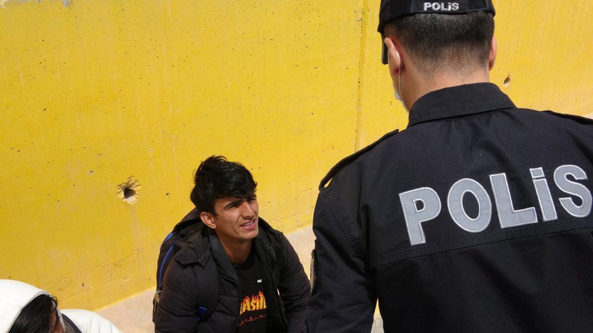 8 Pakistanlı, Balıkesir'den İstanbul'a yürürken yakalandı