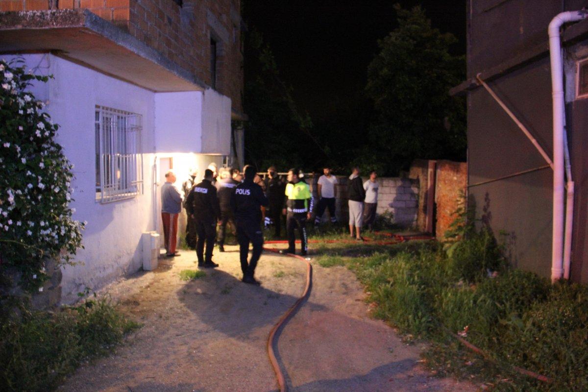 Mutfaktan yükselen dumanlar mahalleyi ayağa kaldırdı