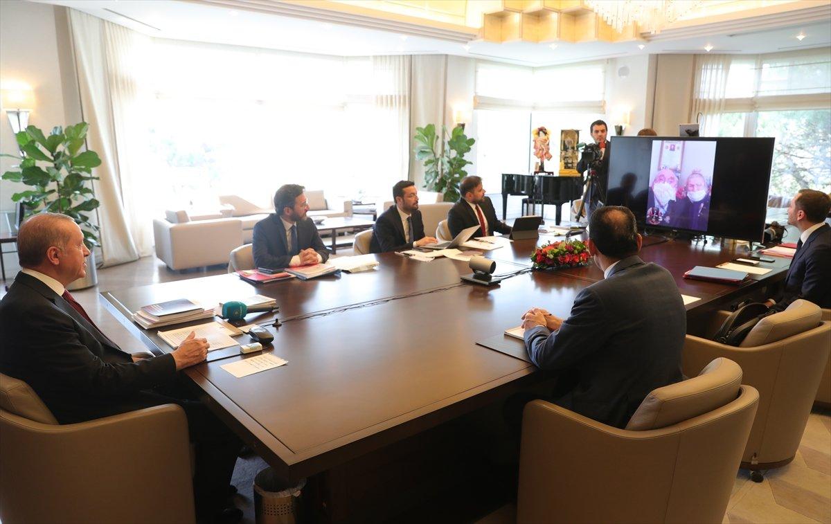 Cumhurbaşkanı Erdoğan, yardım yapılan ailelerle görüştü