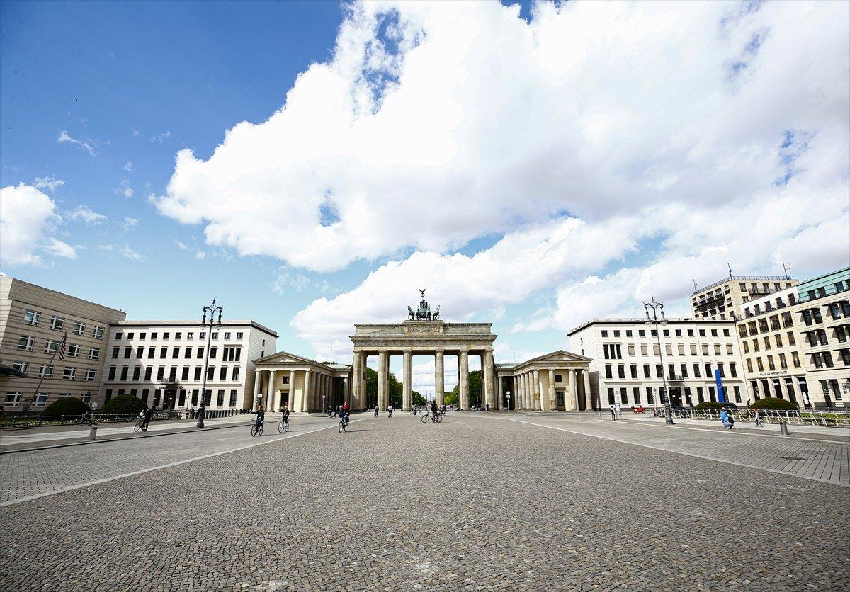 Almanya'da koronavirüs önlemleri gevşetiliyor