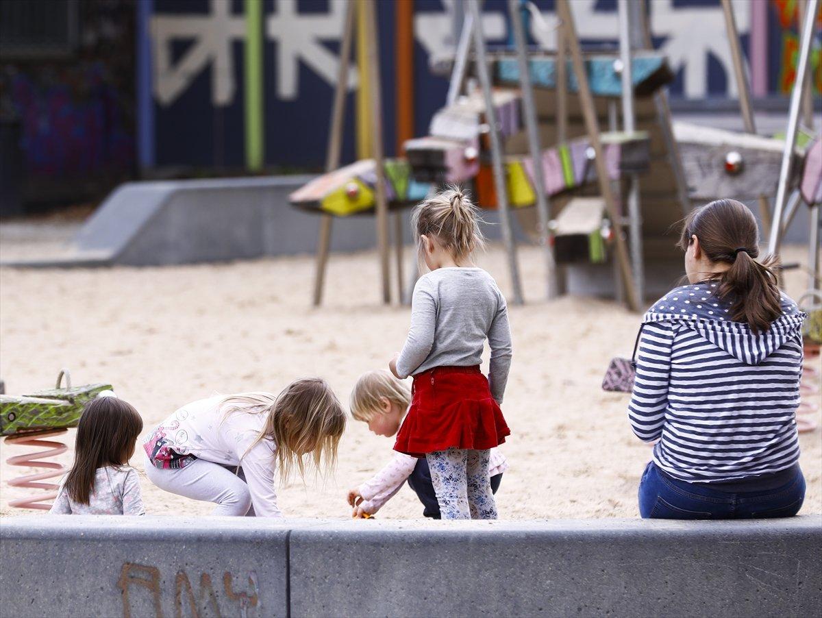 Almanya'da koronavirüs önlemleri gevşetiliyor