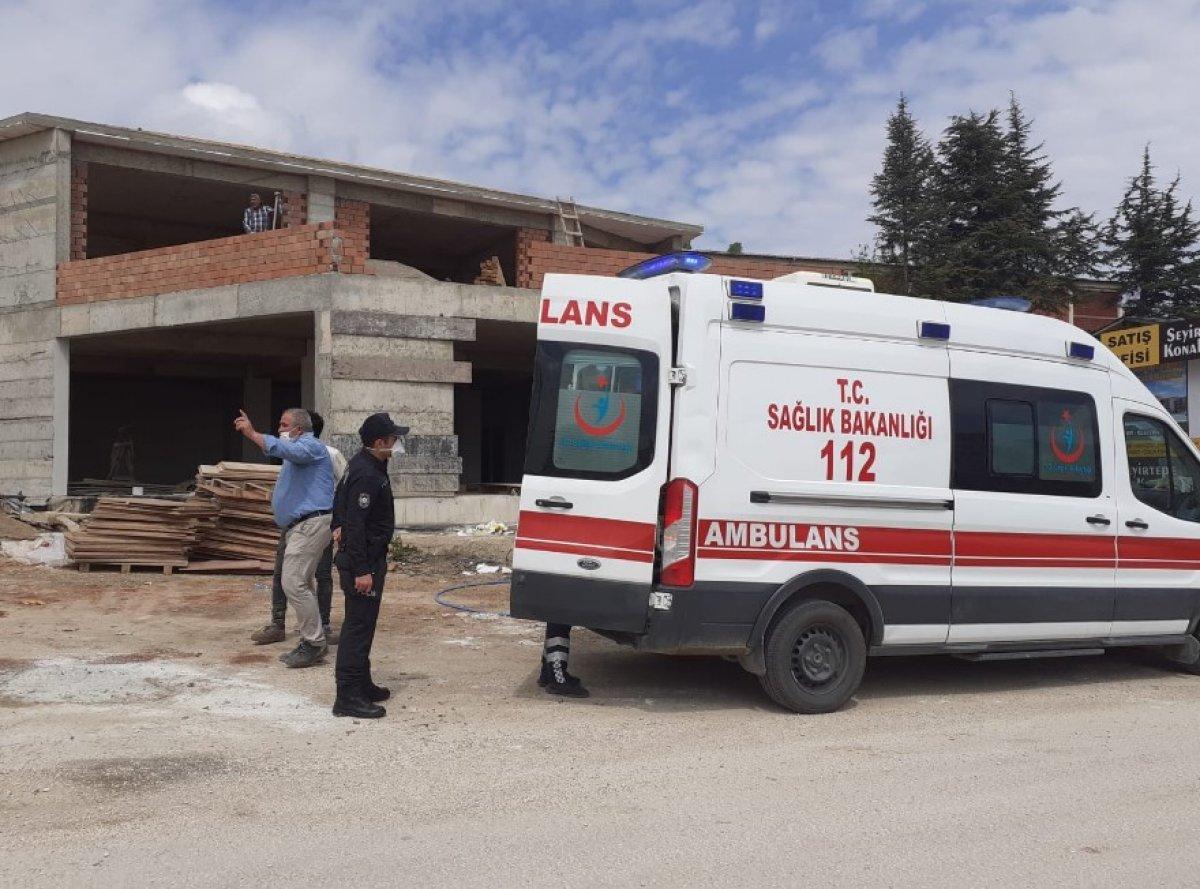 İşçi Bayramı'nda inşaat düşen işçi yaralandı