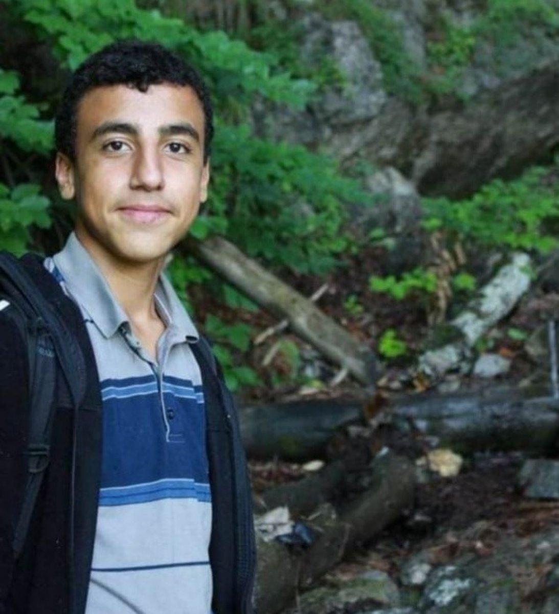 Liseli genç babasını öldürdü