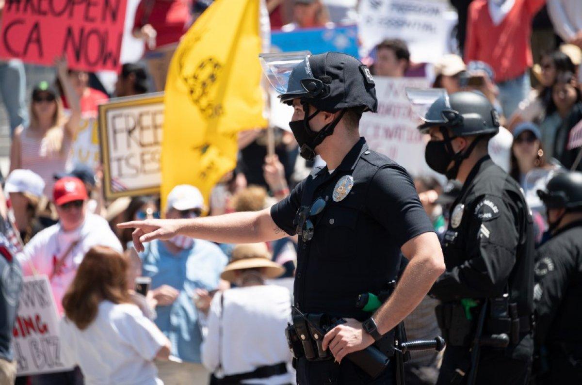ABD’de binlerce kişiden ‘evde kal’ karşıtı protesto