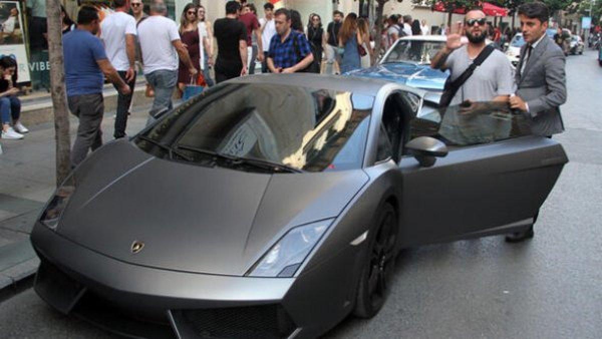 Berkay yine lüks otomobil aldı