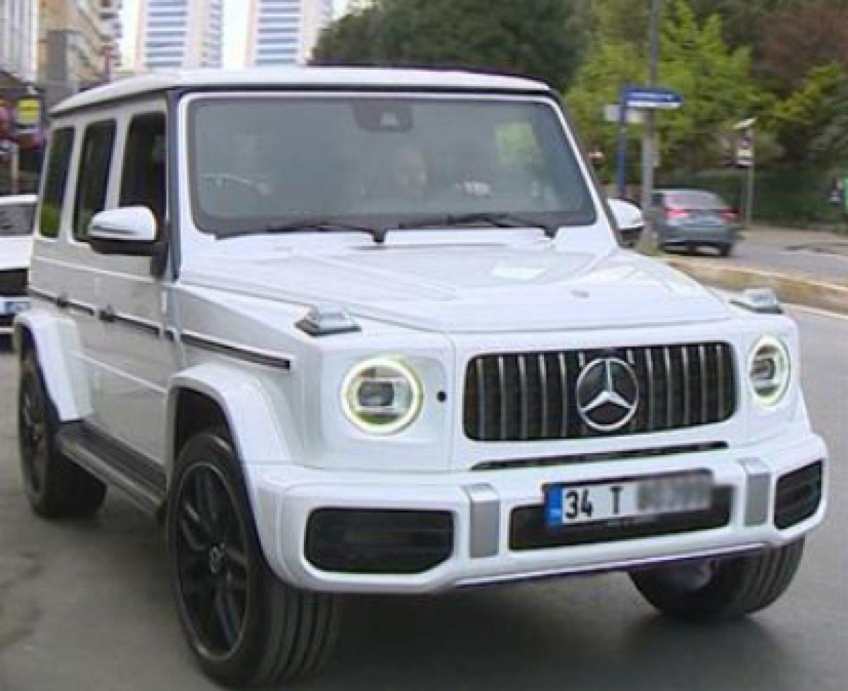 Berkay yine lüks otomobil aldı