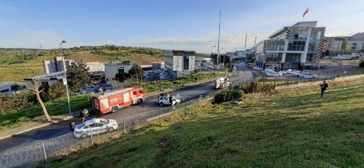 TEM'de bariyerleri aşan araç yan yola uçtu: 1 ölü