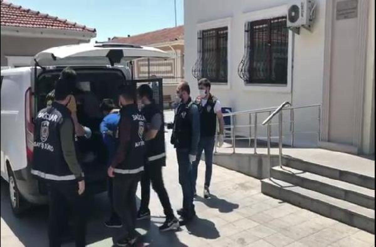 Kendilerini polis olarak tanıtan Suriyeli 3 kişi yakalandı