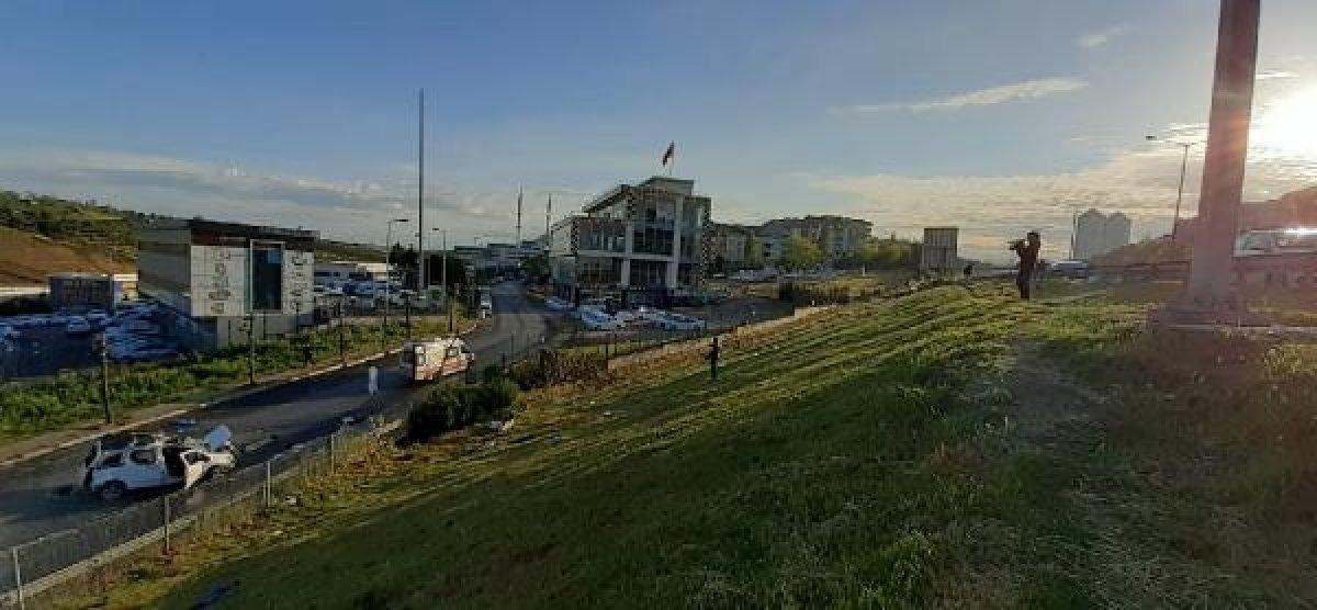 TEM'de bariyerleri aşan araç yan yola uçtu: 1 ölü