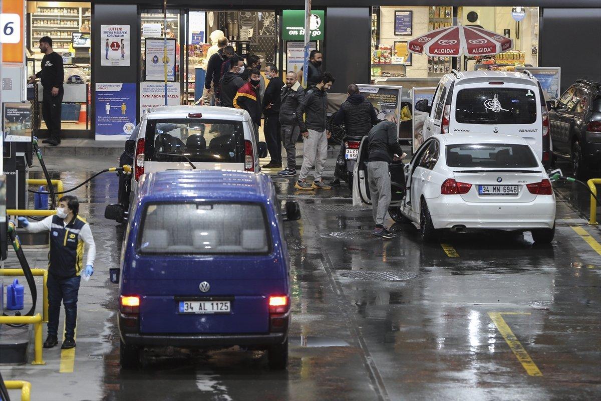 3 günlük sokağa çıkma yasağının ardından trafik yoğunluğu