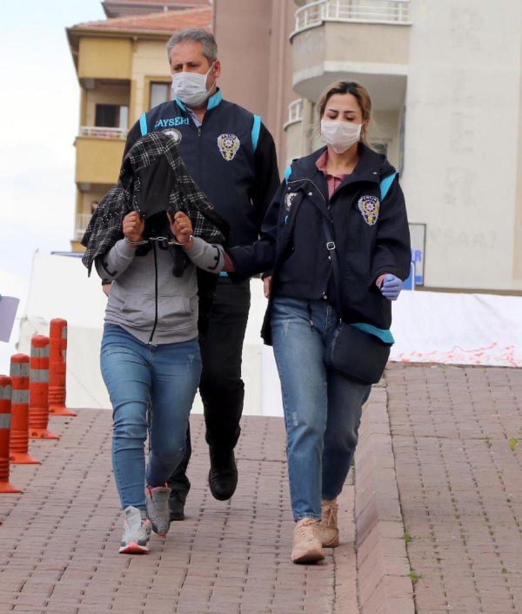 Kayseri'de birlikte yaşadığı adamı öldürdü