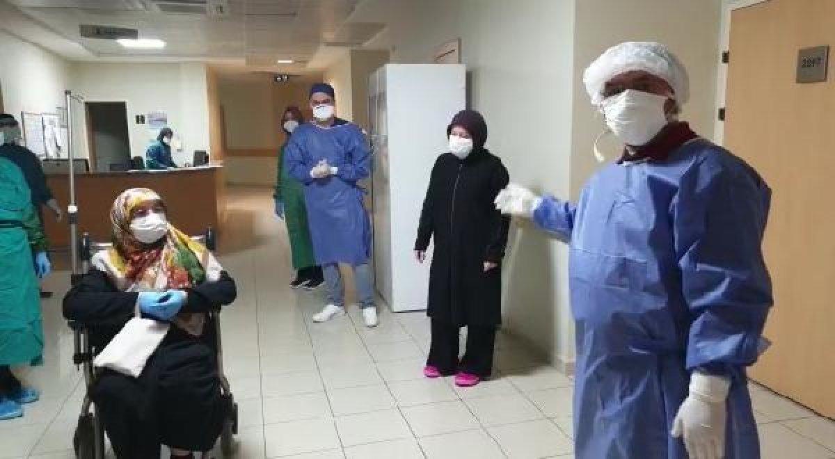 Sakarya'da doktor ile 96 yaşındaki kadın koronayı yendi