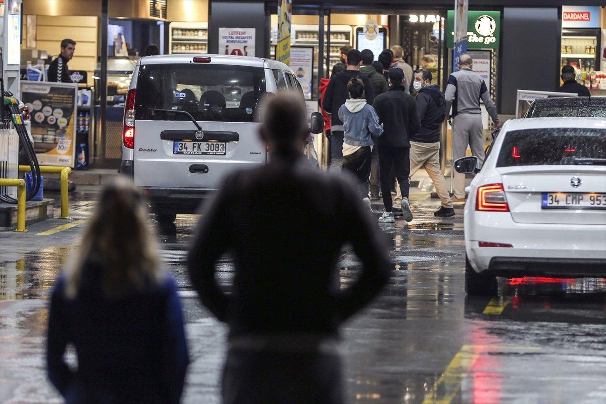 3 günlük sokağa çıkma yasağının ardından trafik yoğunluğu