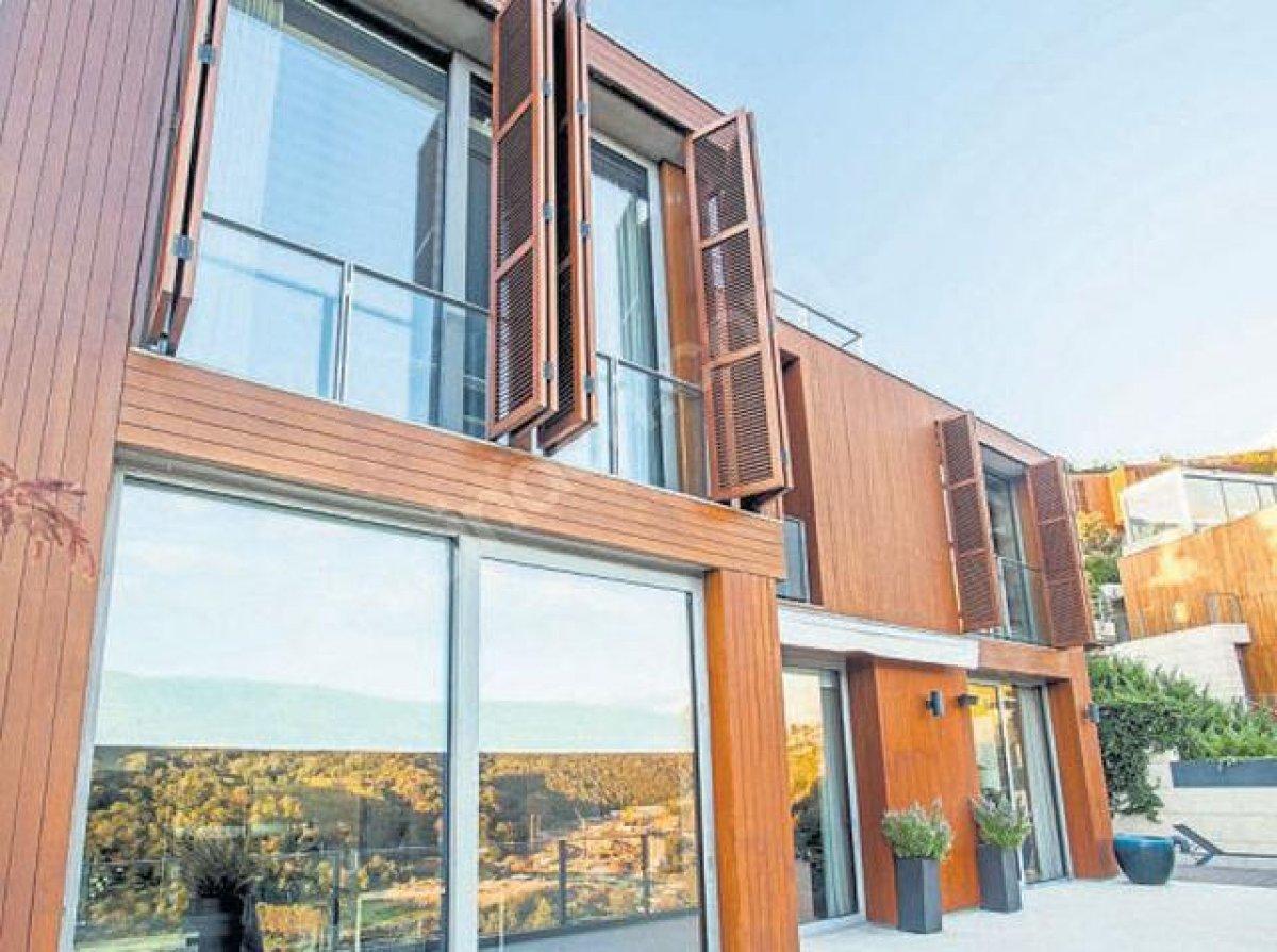 Mustafa Sandal villasını satıyor