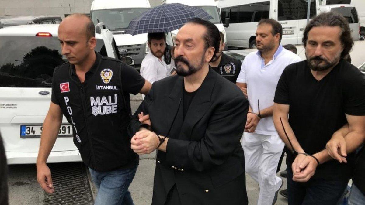 Adnan Oktar'ın tutukluluğunun devamına karar verildi