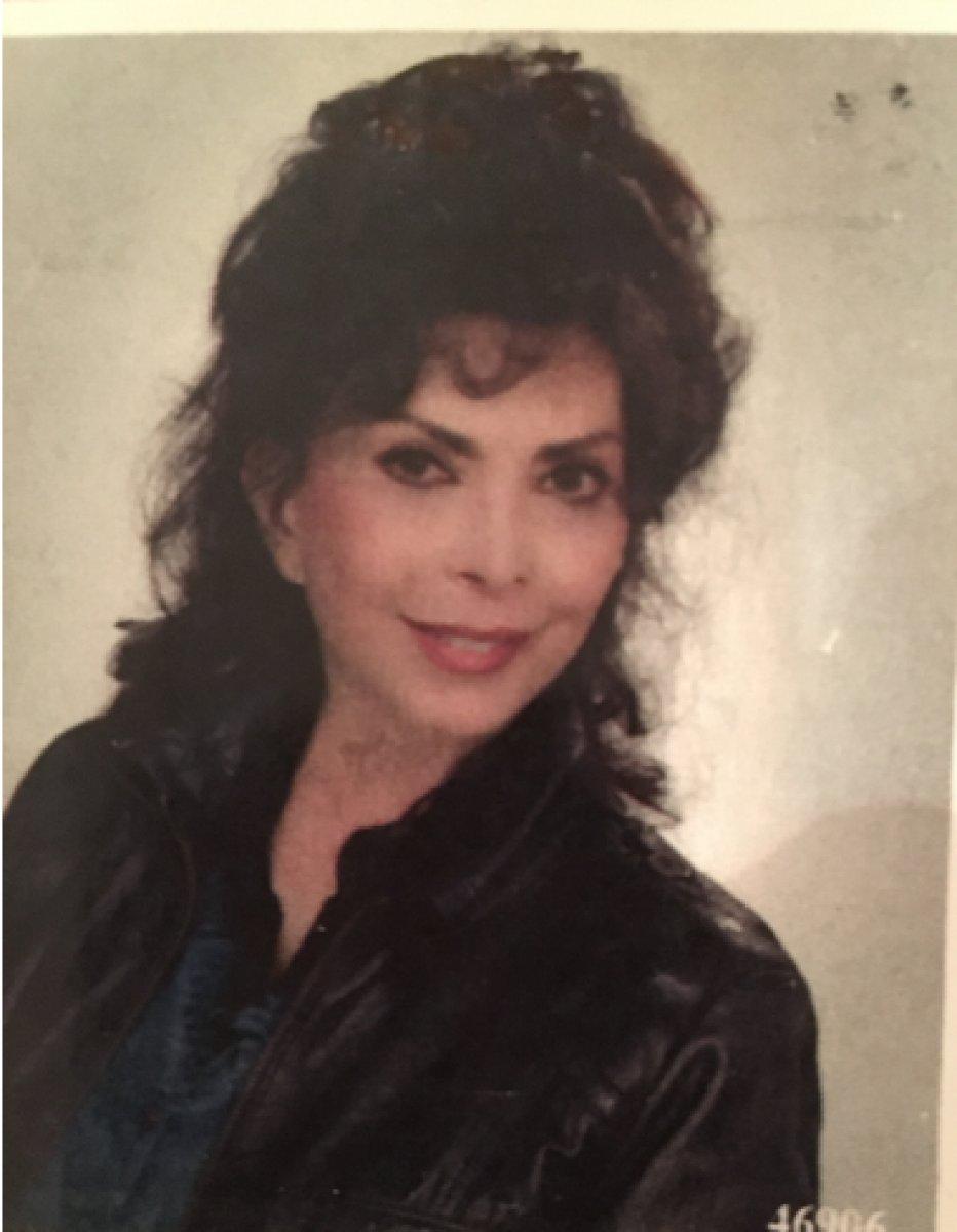 Ayla Satıç ile romanı Cumbadaki Deli Kadın’ı konuştuk