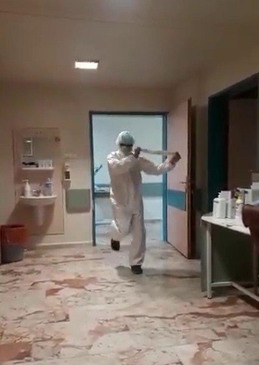 Yoğun bakım hastası kalmayan sağlıkçıların mutluluğu