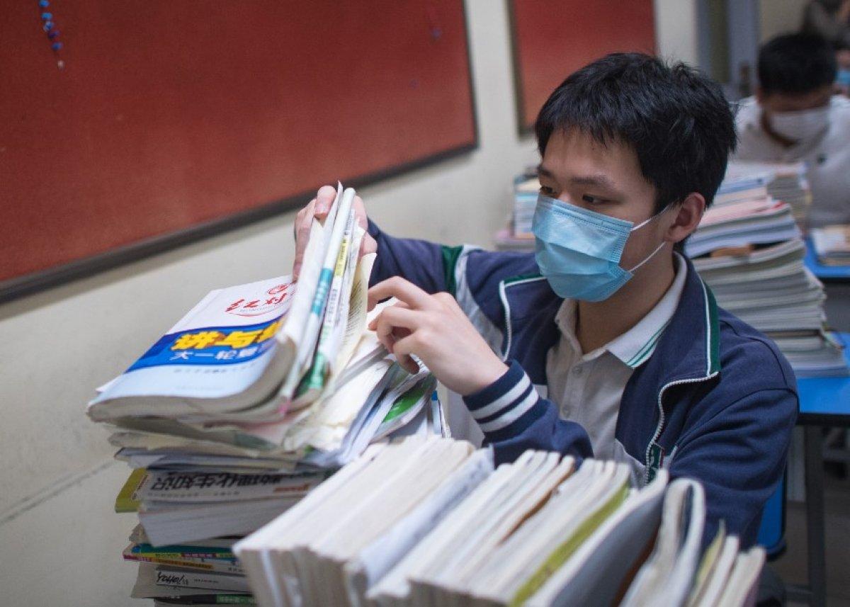 Koronavirüsün çıktığı Vuhan'da okullar açıldı