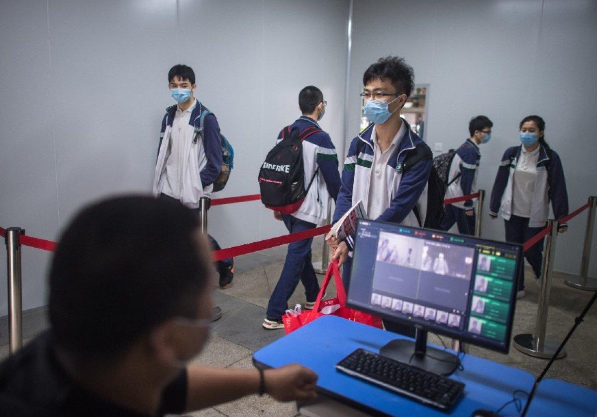 Koronavirüsün çıktığı Vuhan'da okullar açıldı