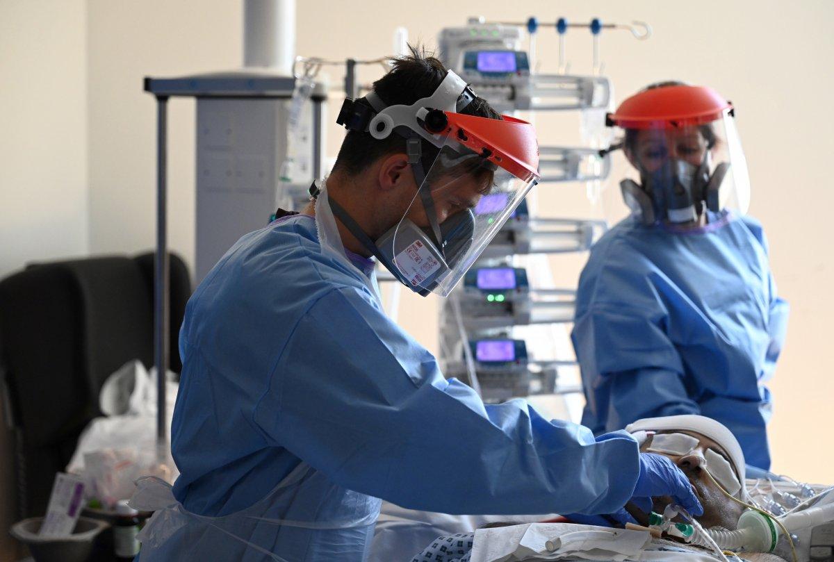 İngiltere'de son 24 saatte 649 kişi daha öldü