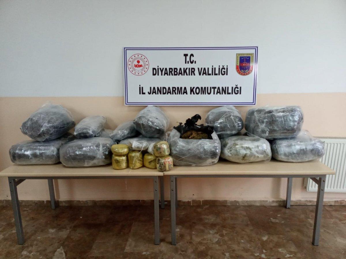 Ambulansla uyuşturucu sevkiyatını jandarma sonlandırdı