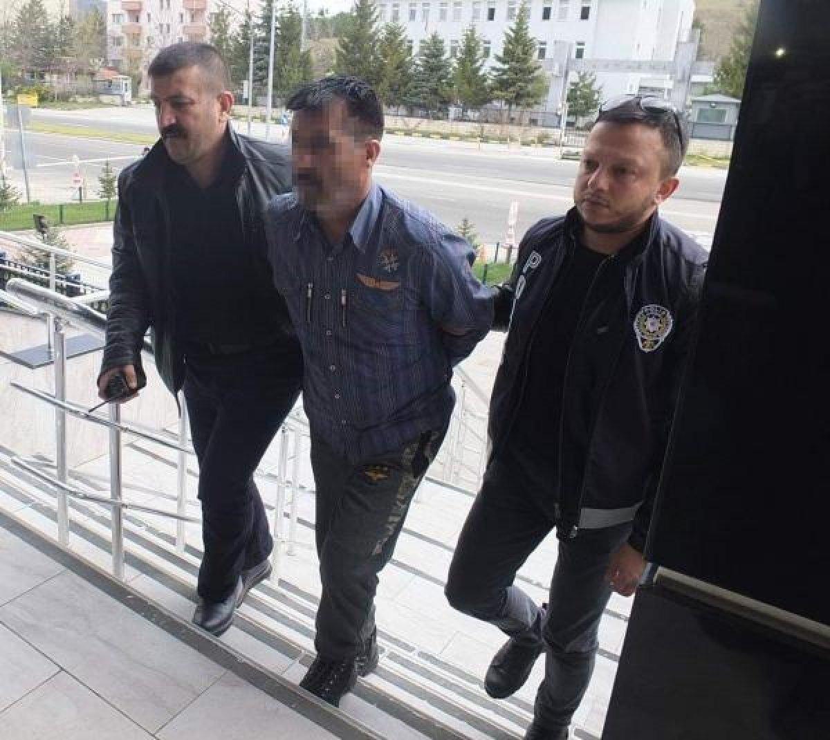 Eşini öldürüp, kızını istismar eden sanığa müebbet