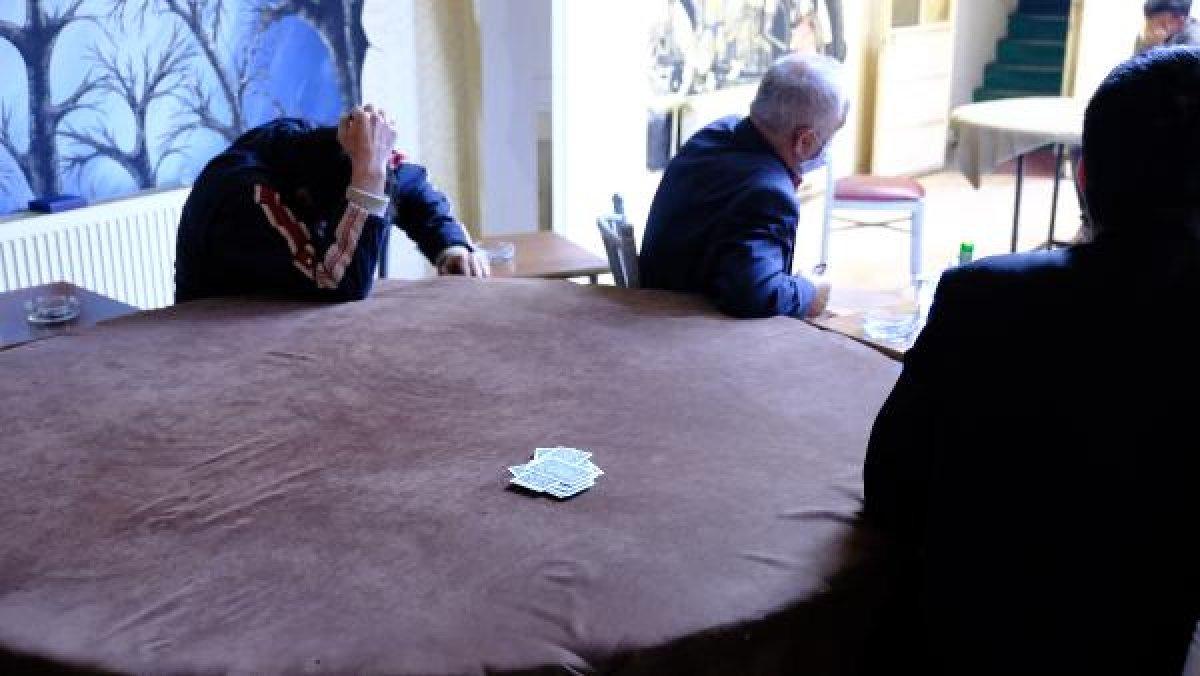 Konya’da polisten kaçmak için kıraathaneye tünel yaptılar