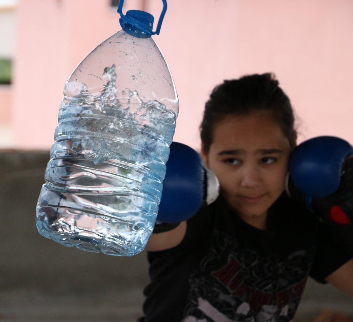 Korona engel olamadı, ev çatısı spor salonuna dönüştü