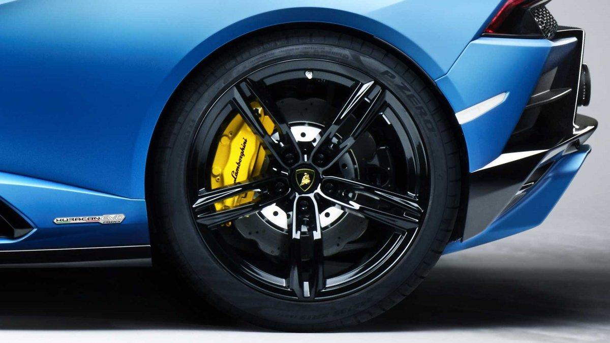 lamborghini-huracan-evo-rwd-spyder