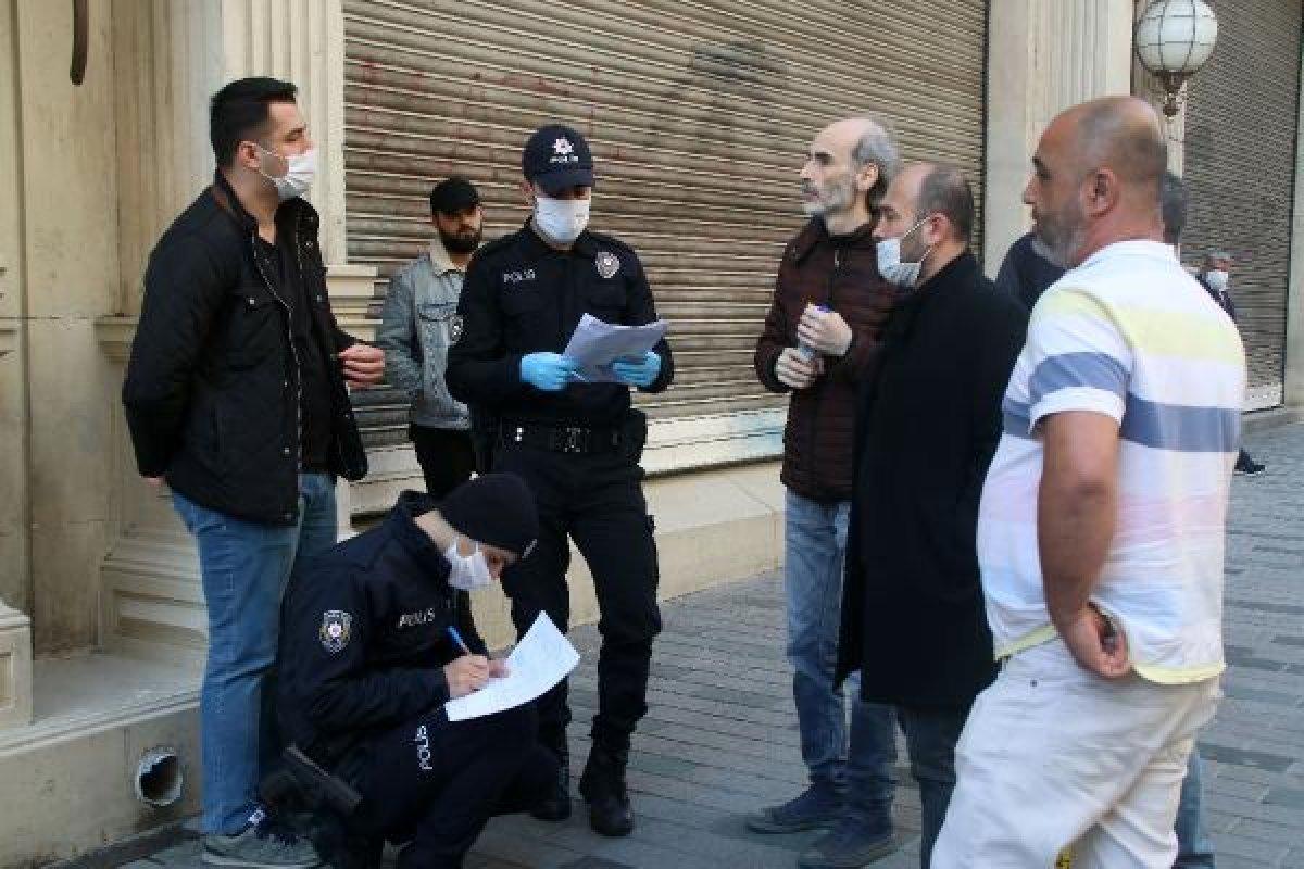 İstiklal Caddesi'nde maskesiz dolaşanlar cezayı yedi
