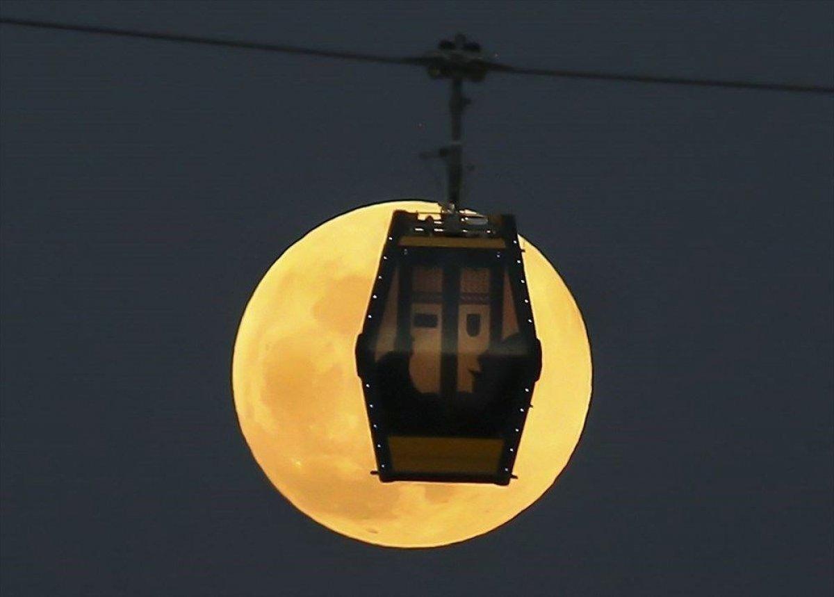 Dünya'dan Süper Ay manzaraları