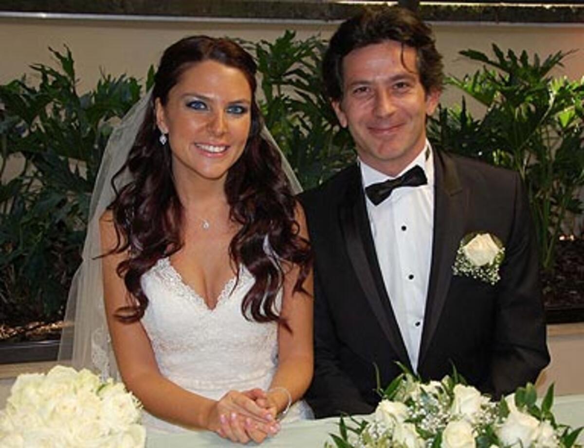 Buket Aydın'ın yerine Deniz Bayramoğlu geldi