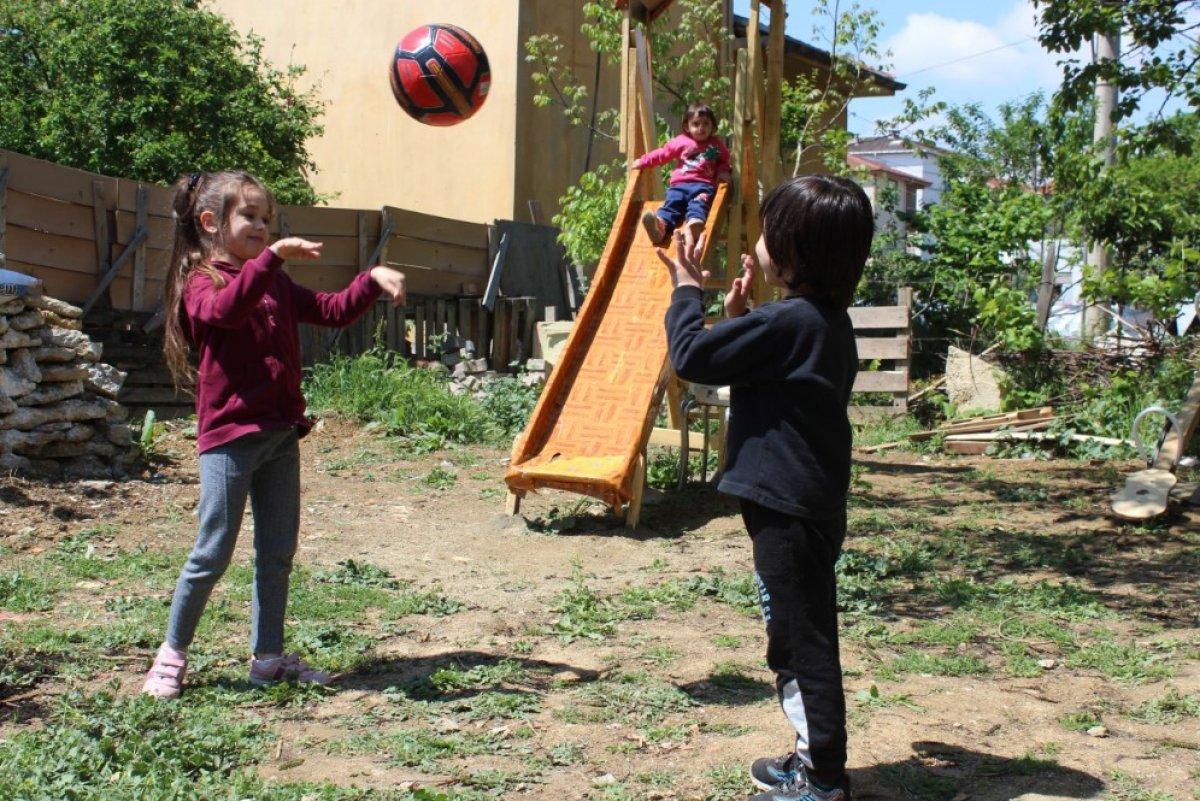 Çocukları istedi, babaları evin bahçesine park yaptı